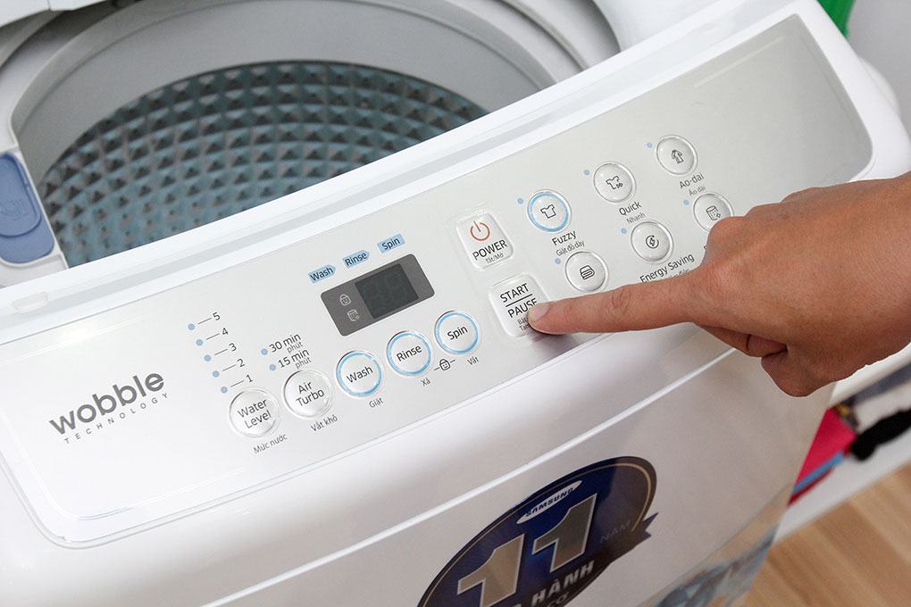 Làm gì khi máy giặt Electrolux đang giặt bị dừng ?