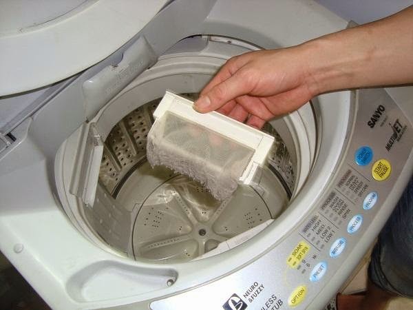 vệ sinh màng lọc máy giặt