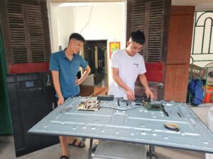 Tho-sua-tivi-tai-nha-cua-chung-toi-luon-san-sang-ho-tro-khach-hang